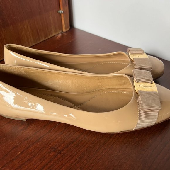 Ferragamo Varina bow-embellished patent-leatherballet flats - Picture 6 of 9